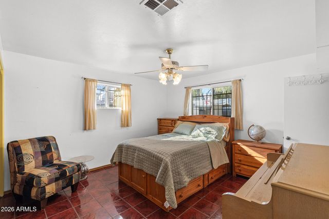 1946 E FAIRMOUNT Avenue, Phoenix, AZ 85016