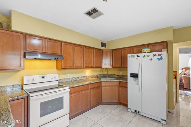 1946 E FAIRMOUNT Avenue, Phoenix, AZ 85016