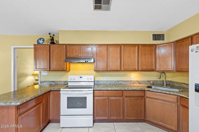 1946 E FAIRMOUNT Avenue, Phoenix, AZ 85016