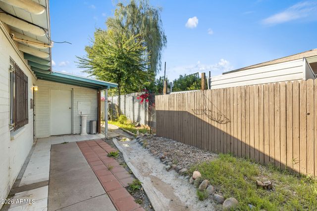 1946 E FAIRMOUNT Avenue, Phoenix, AZ 85016