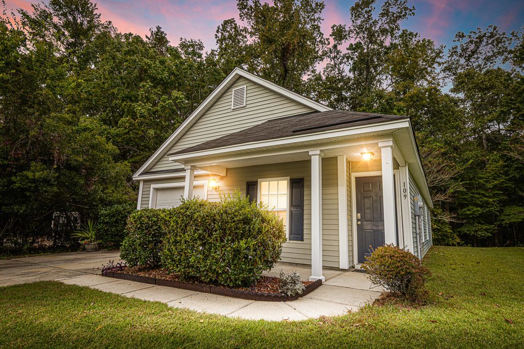 109 Malibu Road, Summerville, SC 29483