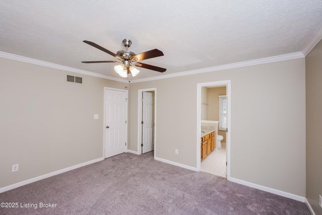 8410 Hurstbourne Woods Pl, Louisville, KY 40299