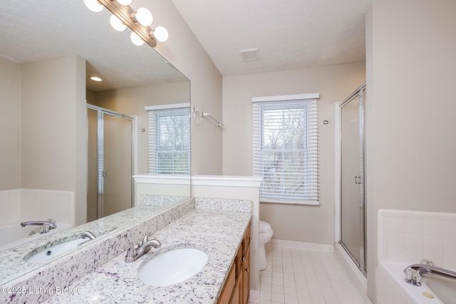 8410 Hurstbourne Woods Pl, Louisville, KY 40299