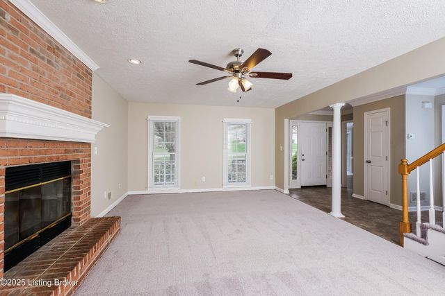 8410 Hurstbourne Woods Pl, Louisville, KY 40299