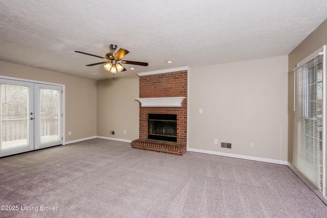 8410 Hurstbourne Woods Pl, Louisville, KY 40299