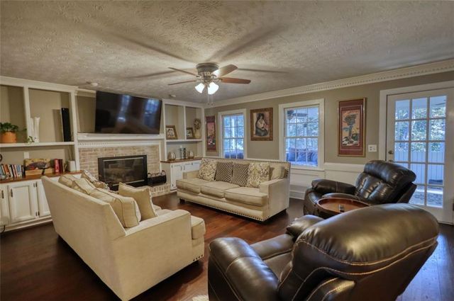 2563 Bridgewood Lane, Snellville, GA 30078