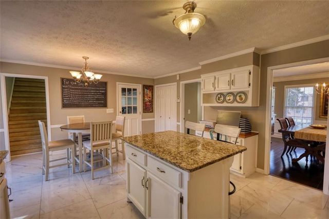 2563 Bridgewood Lane, Snellville, GA 30078