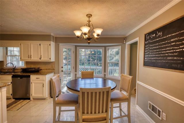 2563 Bridgewood Lane, Snellville, GA 30078