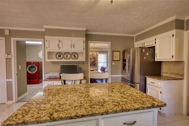 2563 Bridgewood Lane, Snellville, GA 30078