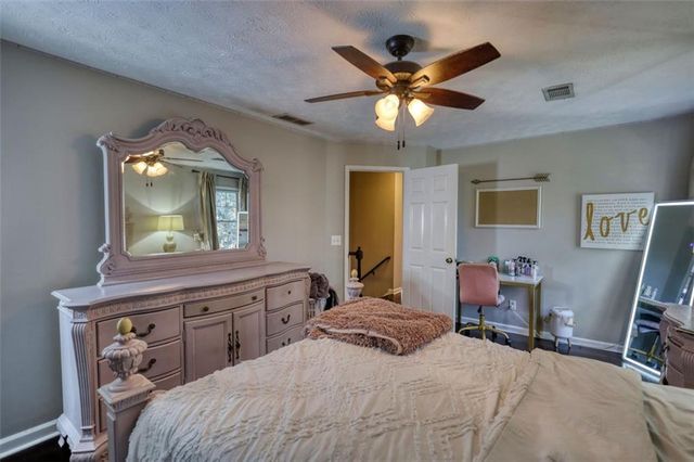 2563 Bridgewood Lane, Snellville, GA 30078