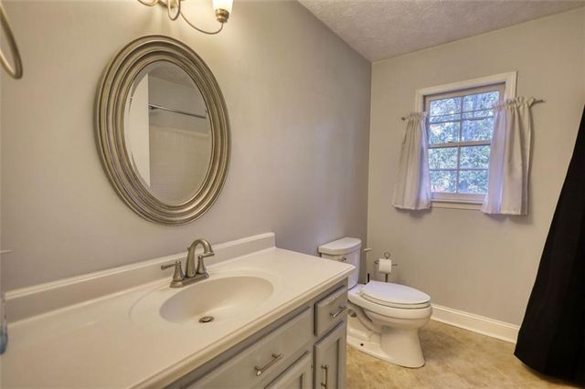 2563 Bridgewood Lane, Snellville, GA 30078