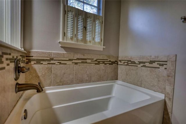 2563 Bridgewood Lane, Snellville, GA 30078