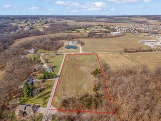 7468 Covered Bridge Drive, Waterloo, IL 62298