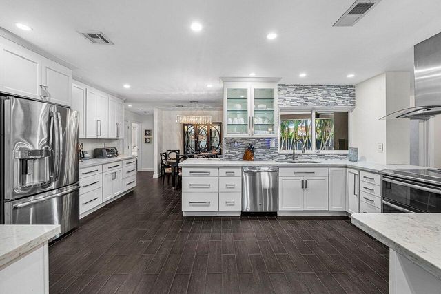 855 BERKELEY Street, Boca Raton, FL 33487