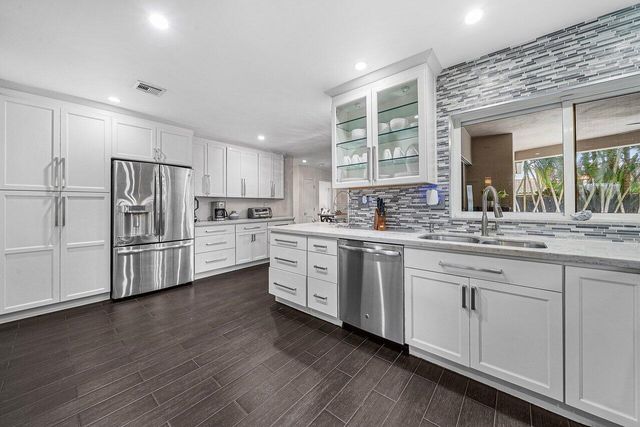855 BERKELEY Street, Boca Raton, FL 33487