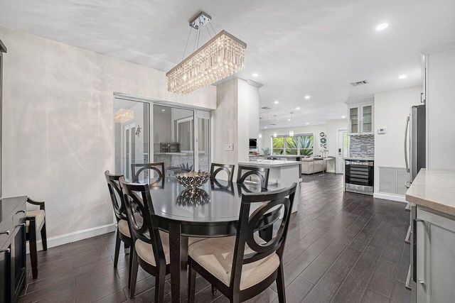 855 BERKELEY Street, Boca Raton, FL 33487