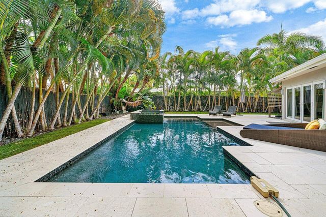 855 BERKELEY Street, Boca Raton, FL 33487