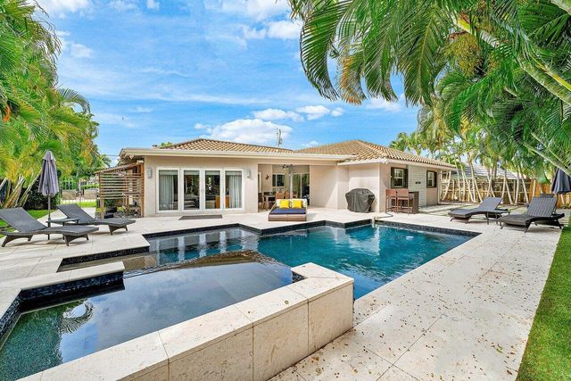 855 BERKELEY Street, Boca Raton, FL 33487