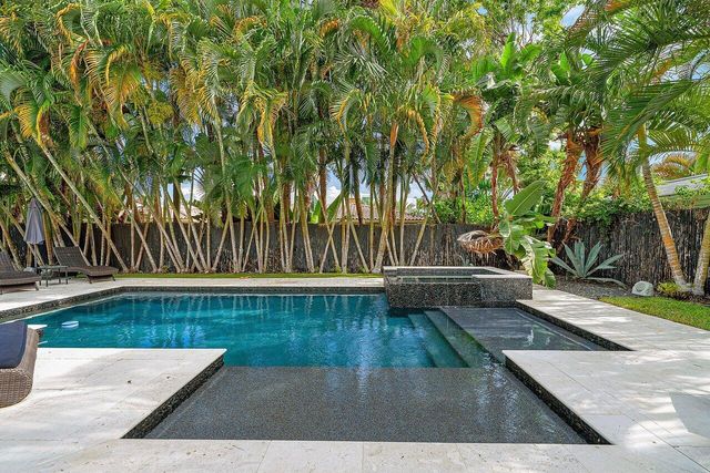 855 BERKELEY Street, Boca Raton, FL 33487