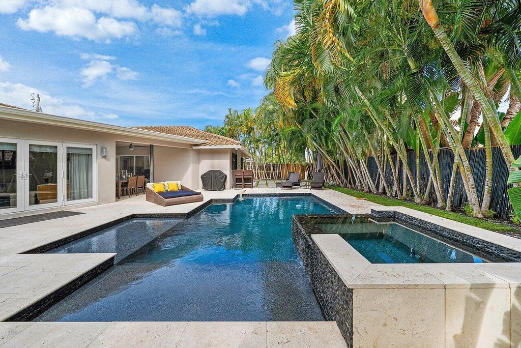 855 BERKELEY Street, Boca Raton, FL 33487