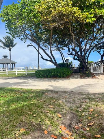 5550 N Ocean Boulevard 107, Ocean Ridge, FL 33435