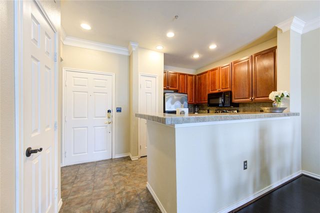 2400 Mccue Road 412, Houston, TX 77056