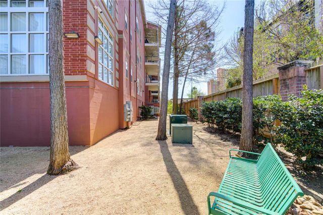 2400 Mccue Road 412, Houston, TX 77056