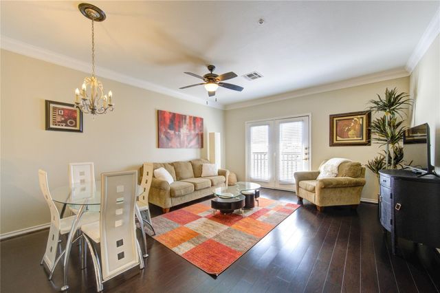 2400 Mccue Road 412, Houston, TX 77056