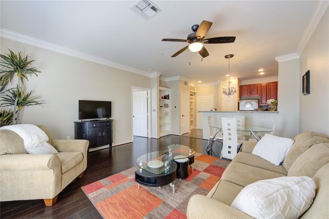 2400 Mccue Road 412, Houston, TX 77056