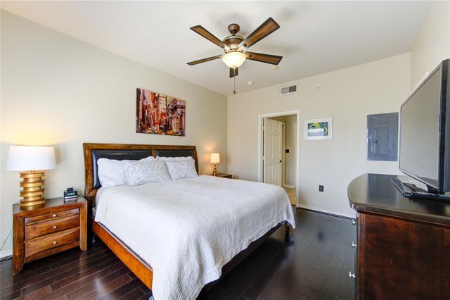 2400 Mccue Road 412, Houston, TX 77056