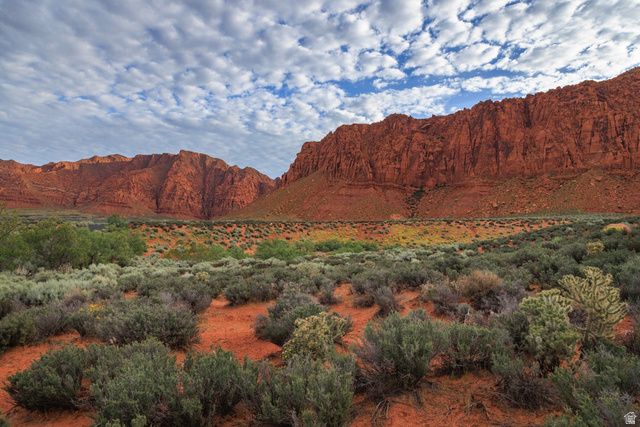 864 N SIHU WAY, Ivins, UT 84738