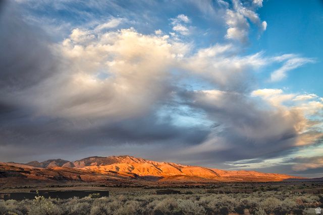 864 N SIHU WAY, Ivins, UT 84738