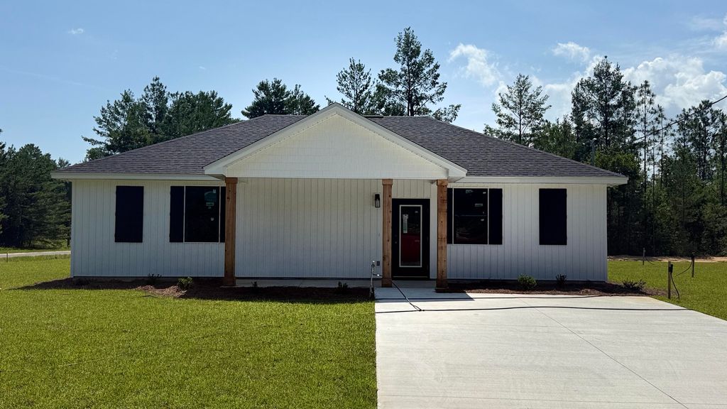 Image 1 of property listing at 4181 Luar, Chipley, FL 32428