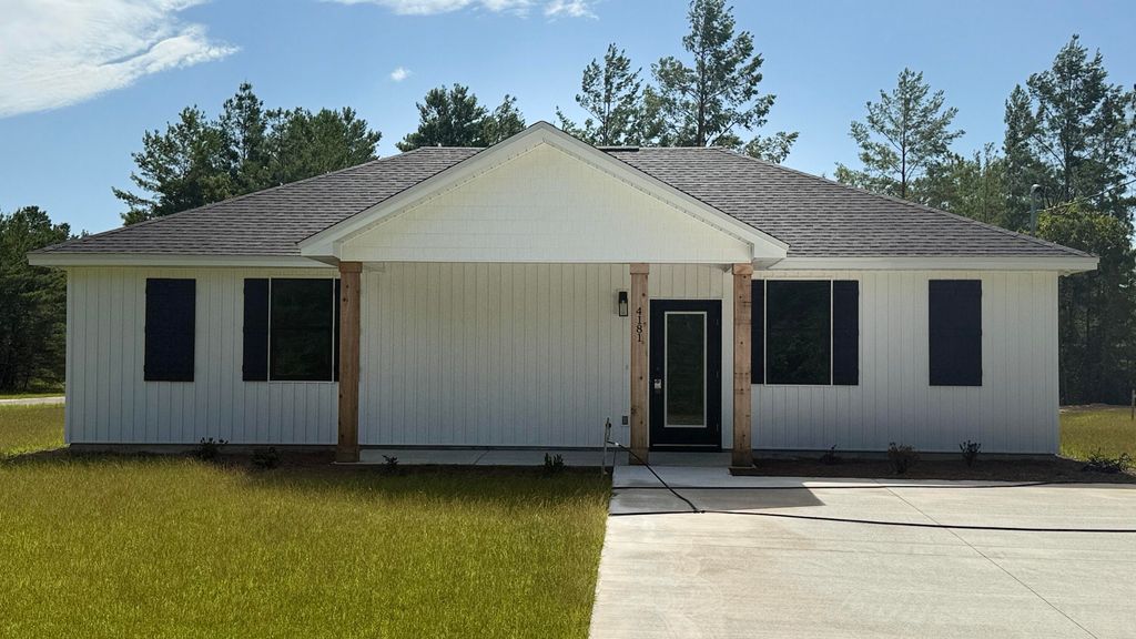 Image 28 of property listing at 4181 Luar, Chipley, FL 32428
