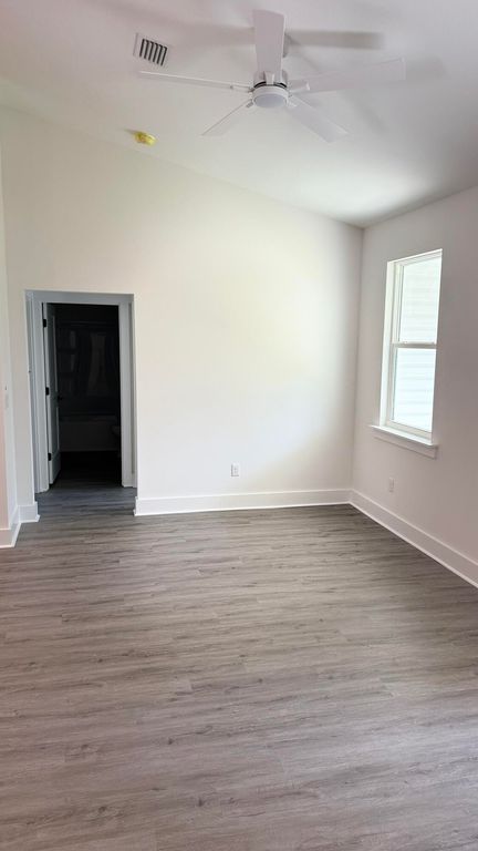 Image 8 of property listing at 4181 Luar, Chipley, FL 32428