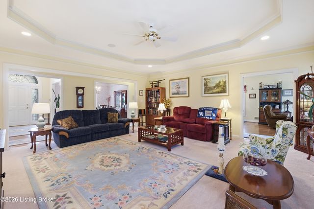 14208 Woodland Ridge Dr, Louisville, KY 40245