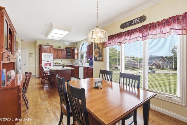 14208 Woodland Ridge Dr, Louisville, KY 40245