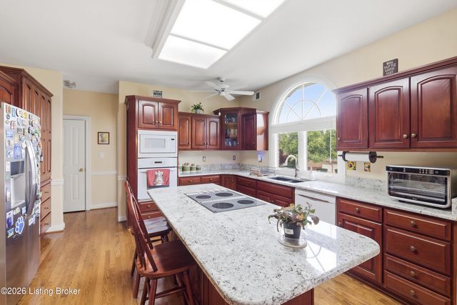 14208 Woodland Ridge Dr, Louisville, KY 40245