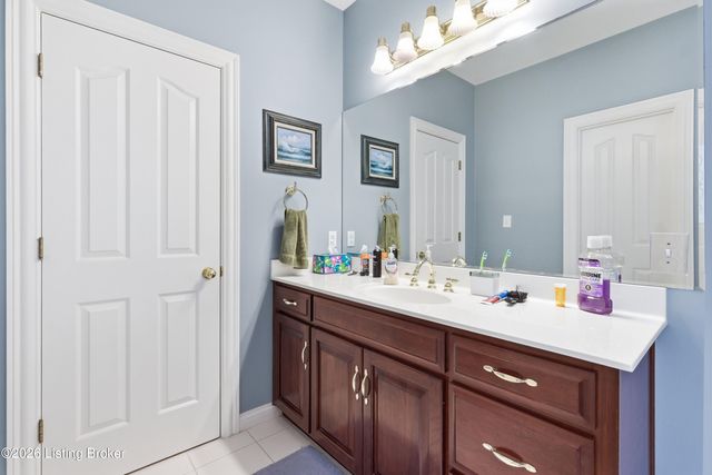 14208 Woodland Ridge Dr, Louisville, KY 40245