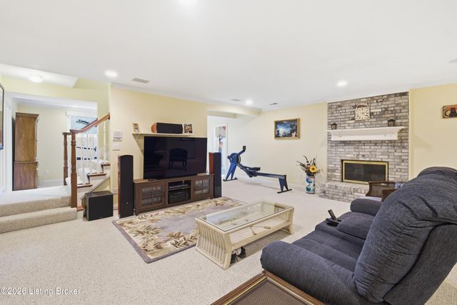 14208 Woodland Ridge Dr, Louisville, KY 40245
