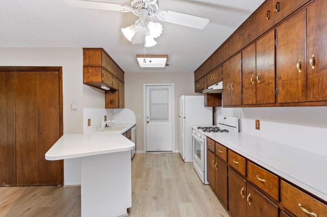 108 Fairlane DR, Round Rock, TX 78664