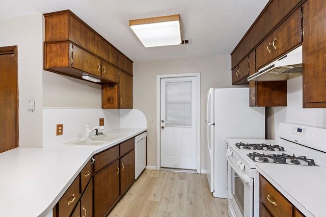 108 Fairlane DR, Round Rock, TX 78664