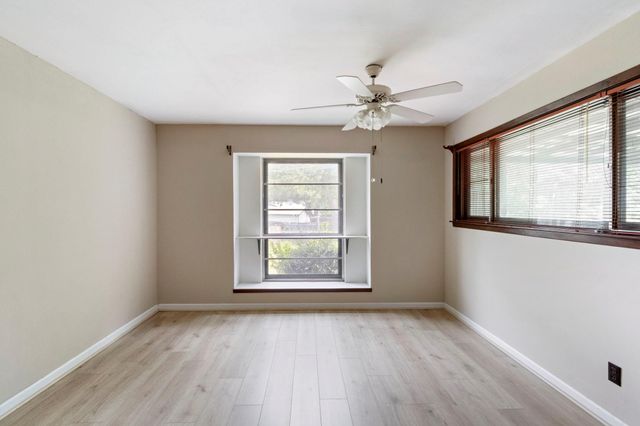 108 Fairlane DR, Round Rock, TX 78664