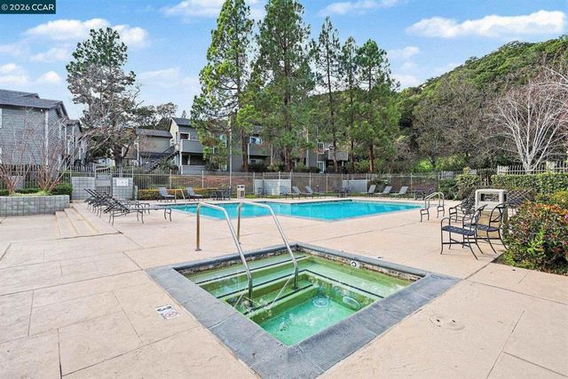 485 Canyon Oaks Dr J, Oakland, CA 94605