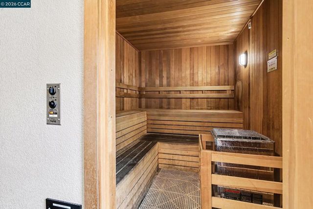 485 Canyon Oaks Dr J, Oakland, CA 94605