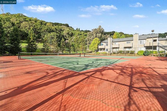 485 Canyon Oaks Dr J, Oakland, CA 94605