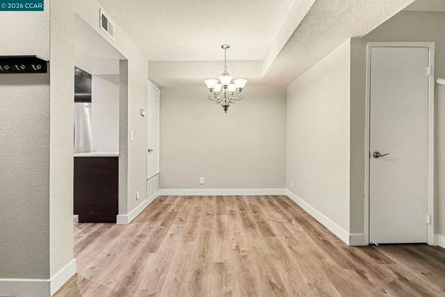 485 Canyon Oaks Dr J, Oakland, CA 94605