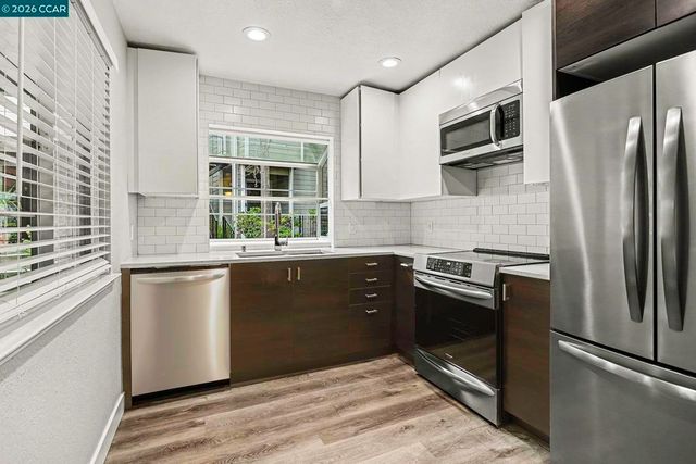 485 Canyon Oaks Dr J, Oakland, CA 94605