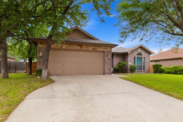 1837 Roadrunner Drive, Weatherford, TX 76088