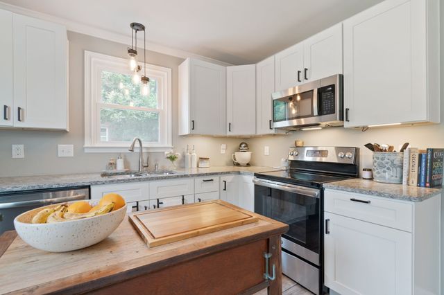 923 Shauna Dr, Nashville, TN 37214